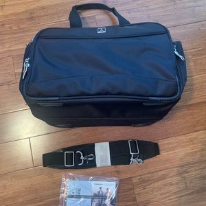 Brand new and never used travel pro carry case